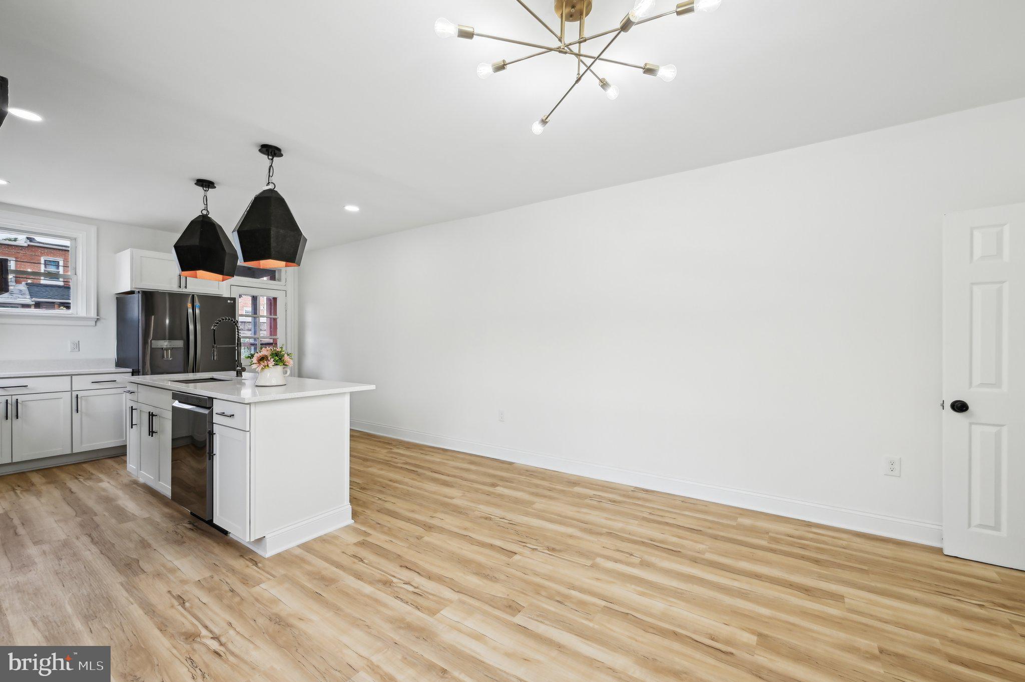 3901 Woodridge Road Baltimore, MD 21229 - Photo 8 of 48