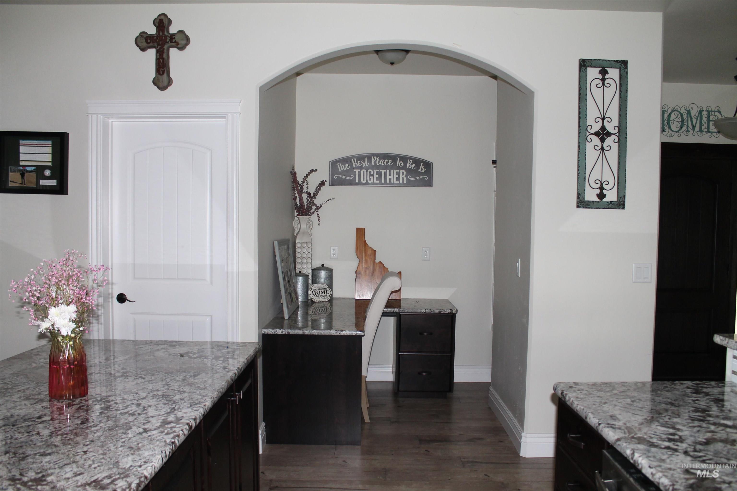 2464 Windmill Drive Twin Falls, ID 83301 - Photo 17 of 47 Kitchen featuring computer/homework nook with built in shelves