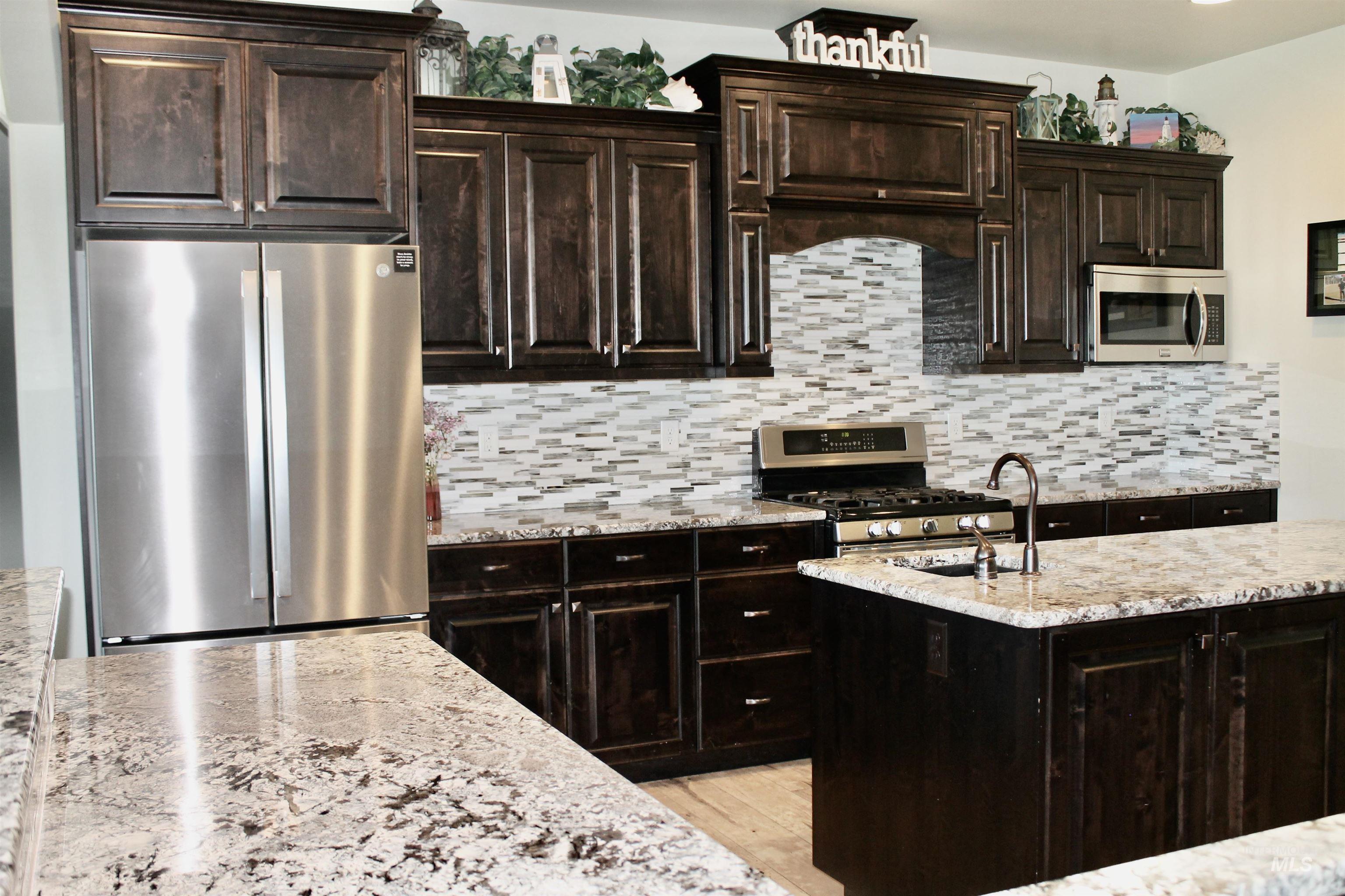 2464 Windmill Drive Twin Falls, ID 83301 - Photo 18 of 47 Kitchen