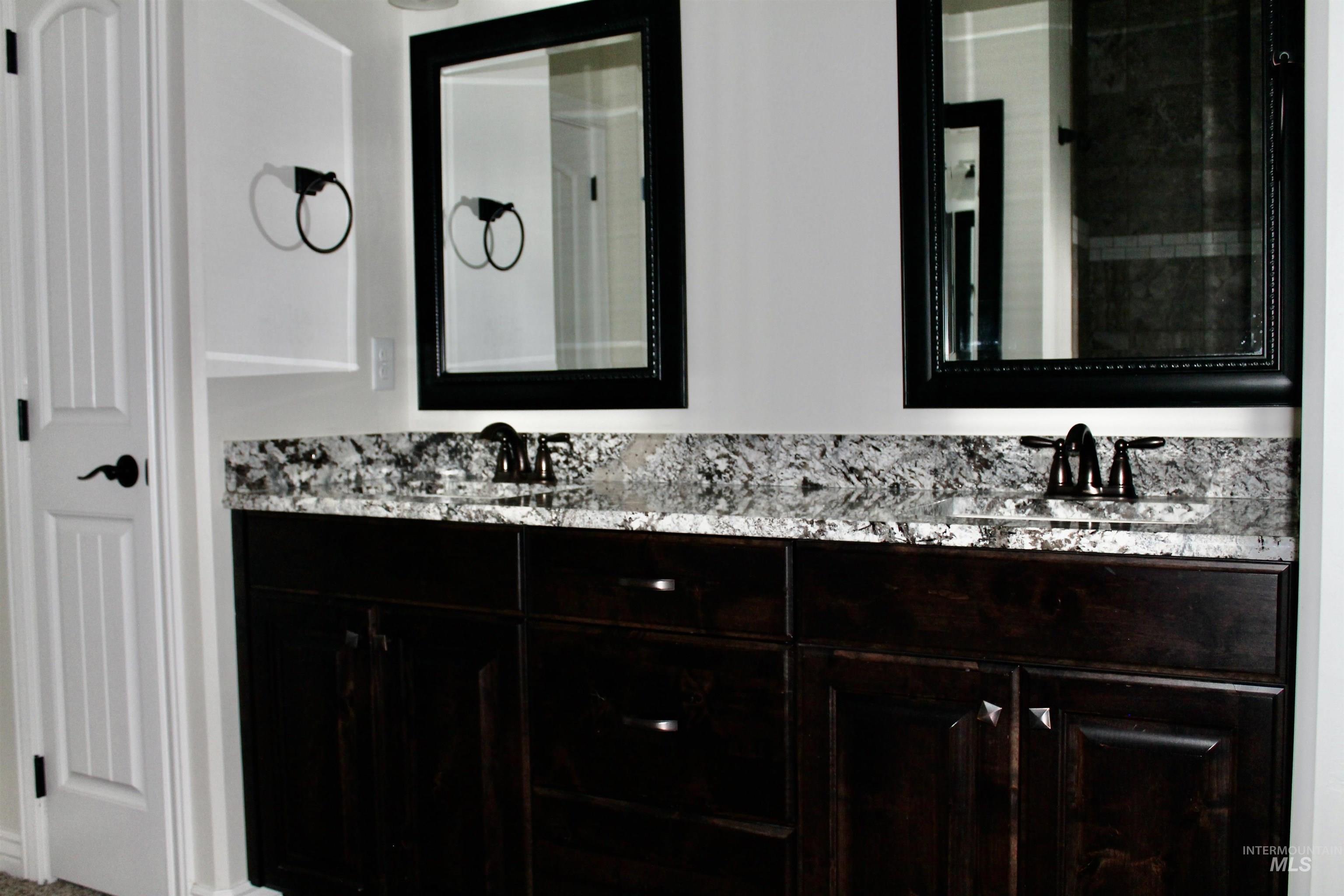 2464 Windmill Drive Twin Falls, ID 83301 - Photo 45 of 47 Full bath with double vanity