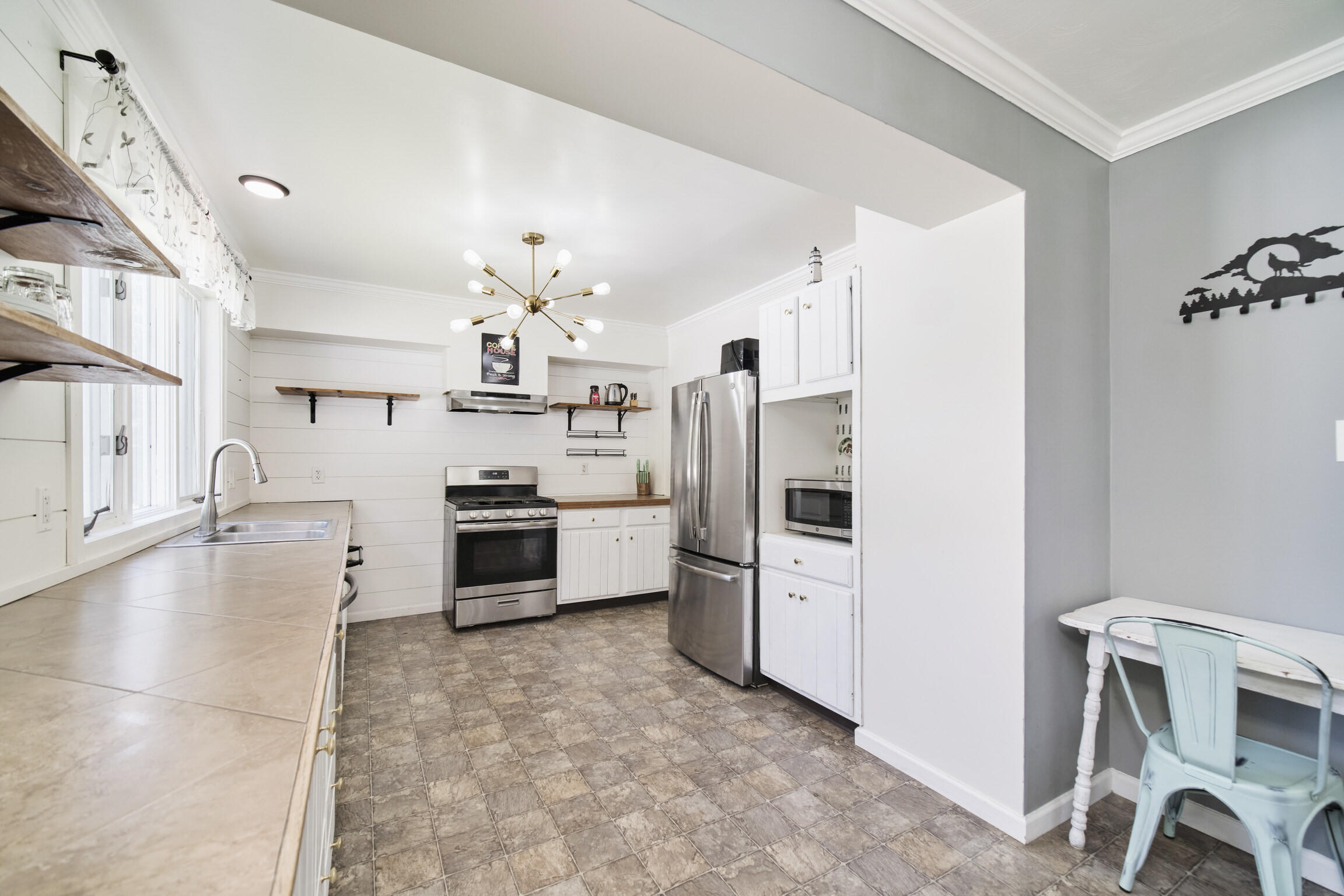2631 Lakeshore Road Manistee, MI 49660 - Photo 12 of 50 Kitchen