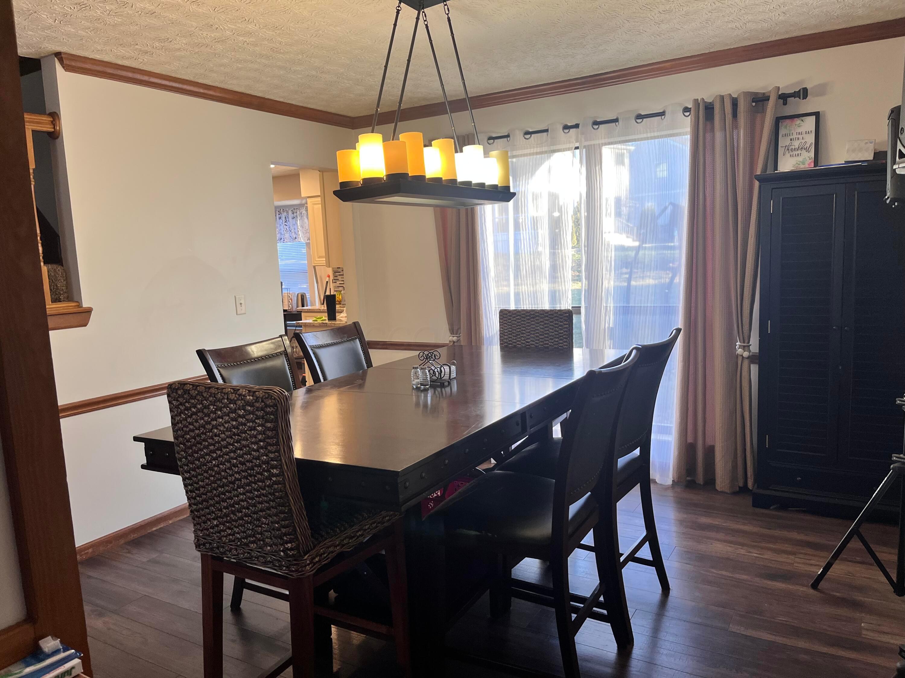 1160 Riva Ridge Boulevard Columbus, OH 43230 - Photo 4 of 10 1160dining26