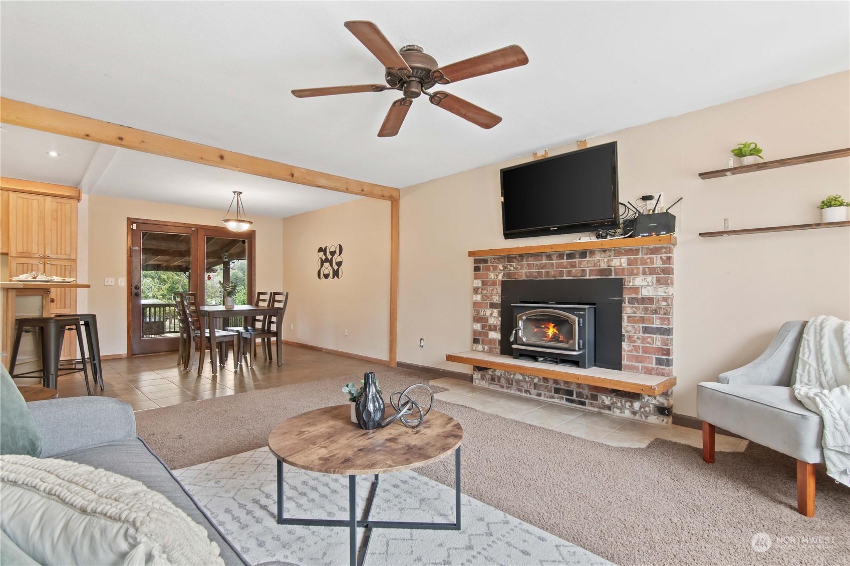 5641 East Grapeview Loop Road Allyn, WA 98524 - Photo 5 of 28 Gallery Image 5