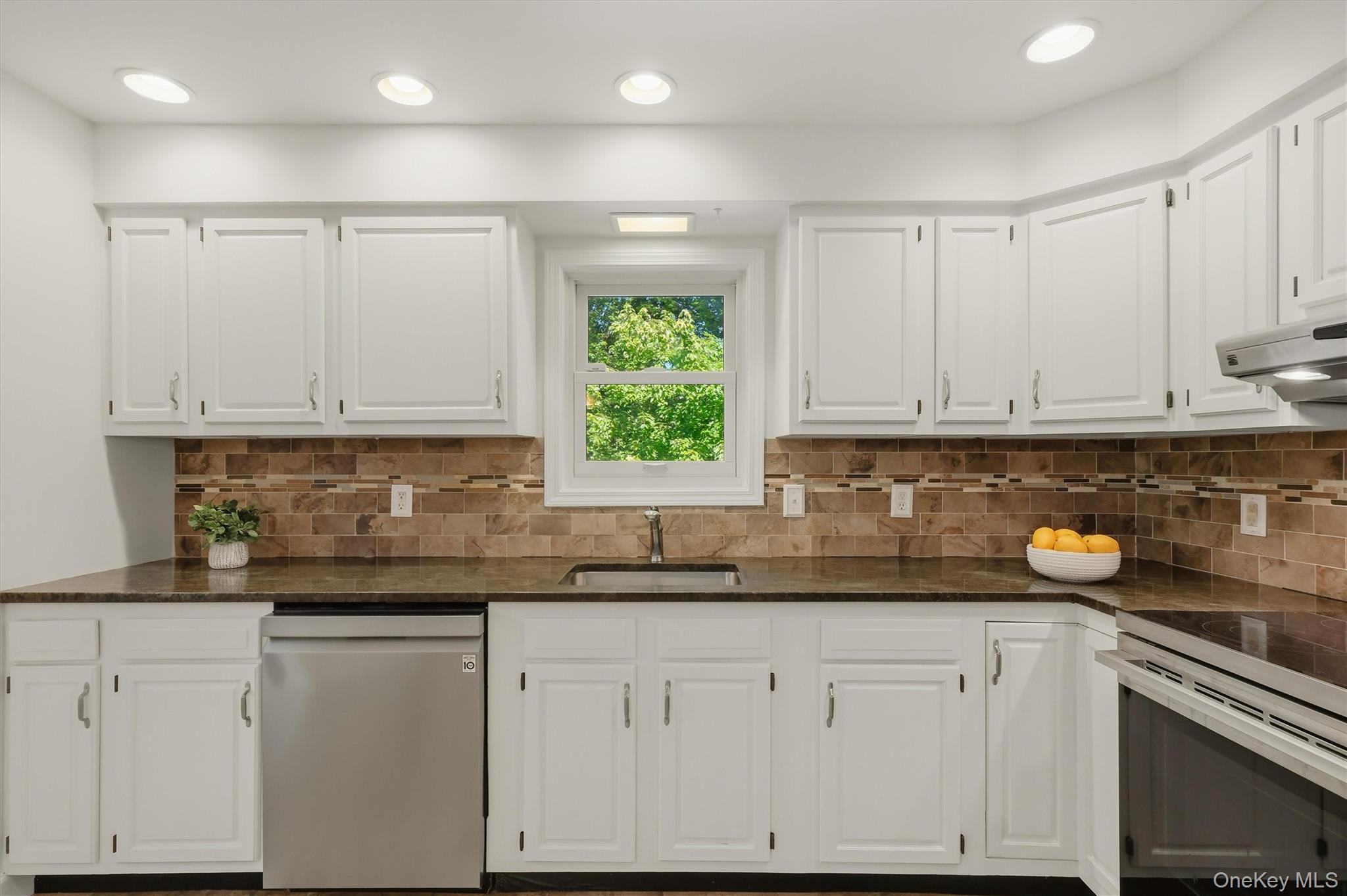 74 Peach Road Poughkeepsie, NY 12601 - Photo 13 of 38