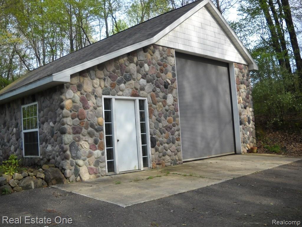 8550 Crofoot Road Fowlerville, MI 48836 - Photo 8 of 14 front out building.JPG