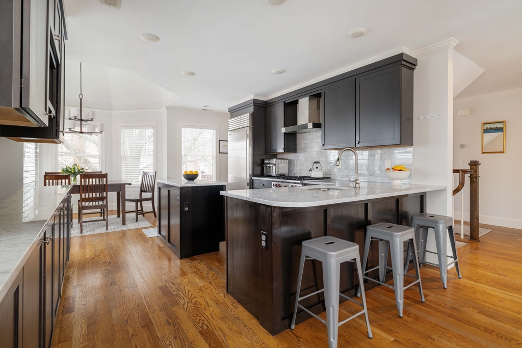 17 Summit Avenue, Unit 2 Brookline, MA 02446 - Photo 7 of 29