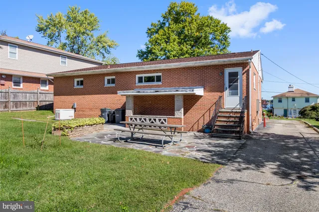 $3,000 | 2503 Bauernschmidt Drive, Essex, MD 21221