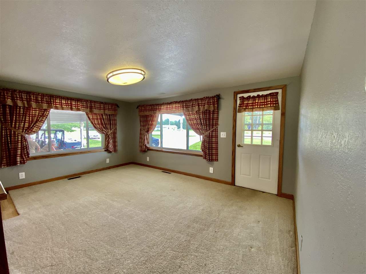 6405 Round Lake Road Gladwin, MI 48624 - Photo 27 of 64