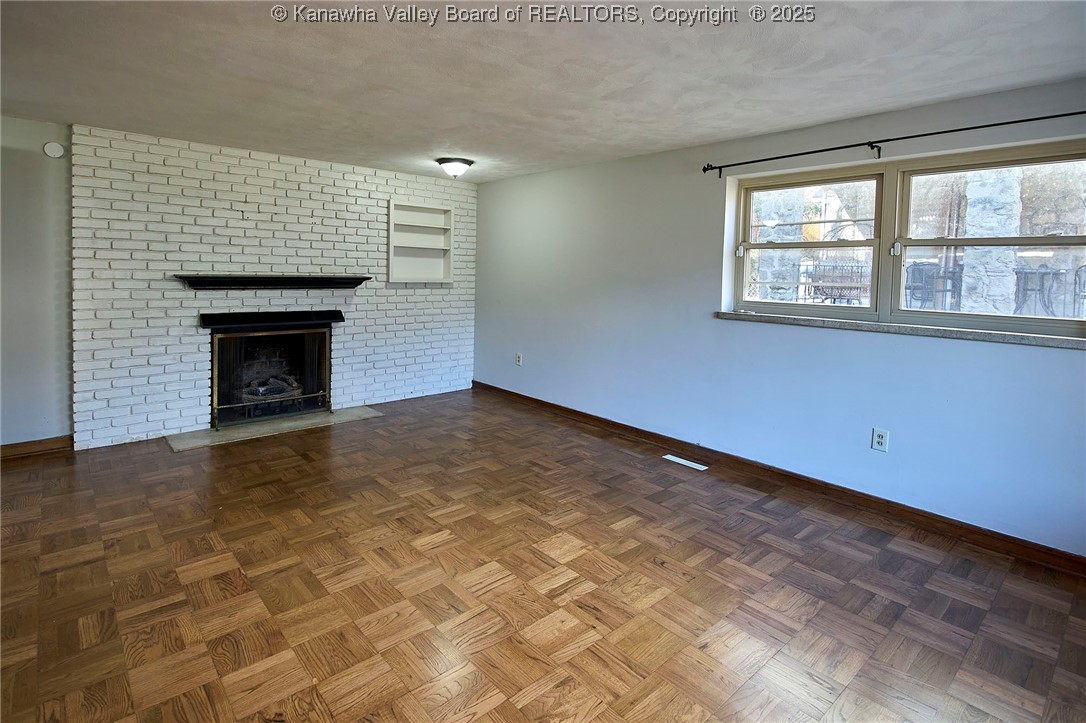 907 Valley Road Charleston, WV 25302 - Photo 4 of 47 Gallery Image 4