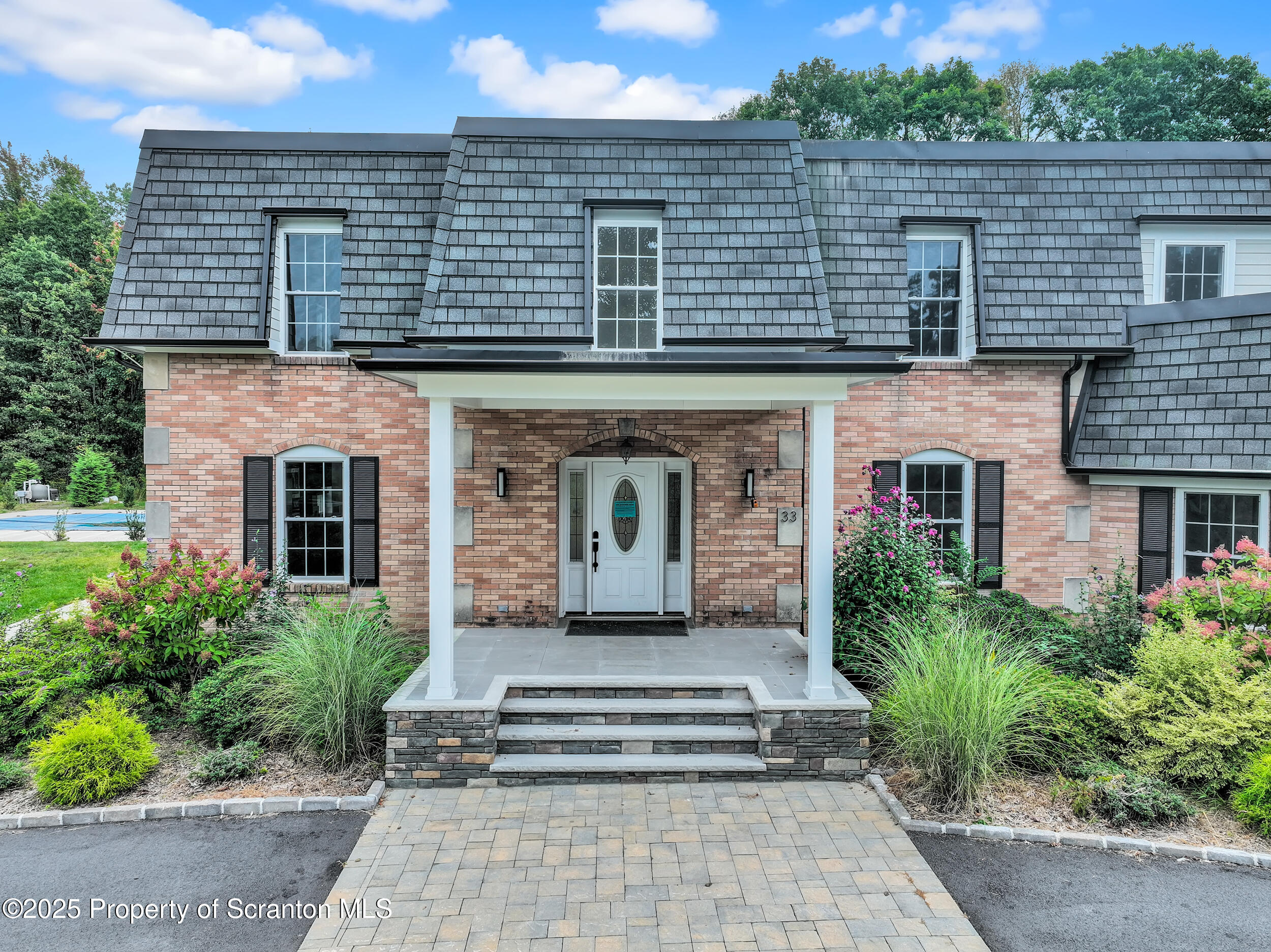 33 Fordham Road Wilkes Barre, PA 18702 - Photo 2 of 84 a front view of a house