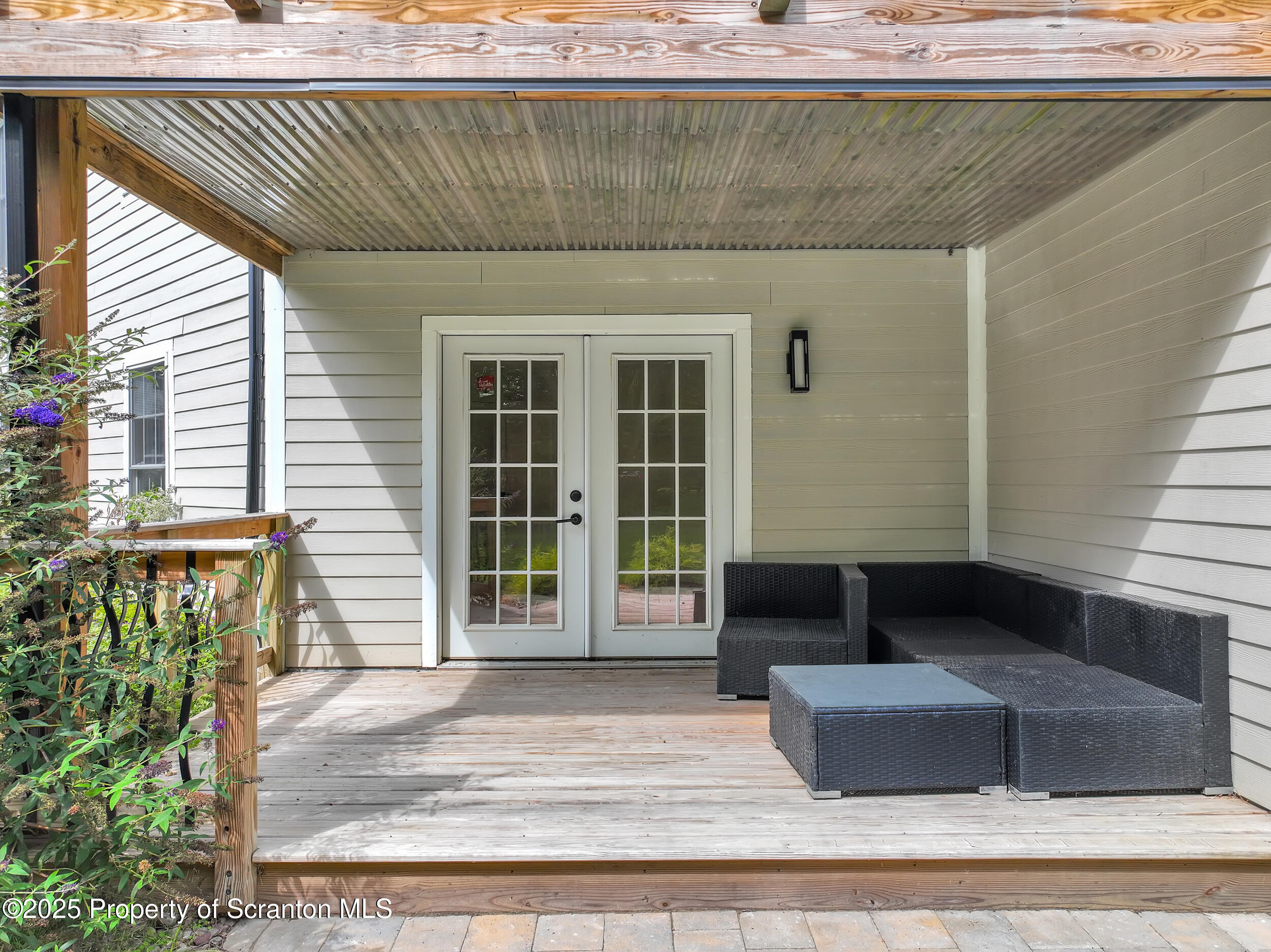 33 Fordham Road Wilkes Barre, PA 18702 - Photo 42 of 84 a front view of a house with a window