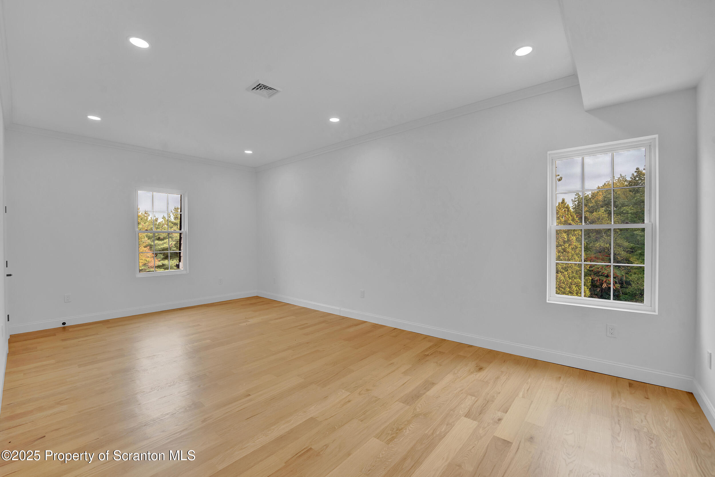 33 Fordham Road Wilkes Barre, PA 18702 - Photo 52 of 84 an empty room with a window