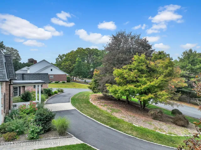 $975,000 | 33 Fordham Road, Wilkes Barre, PA 18702