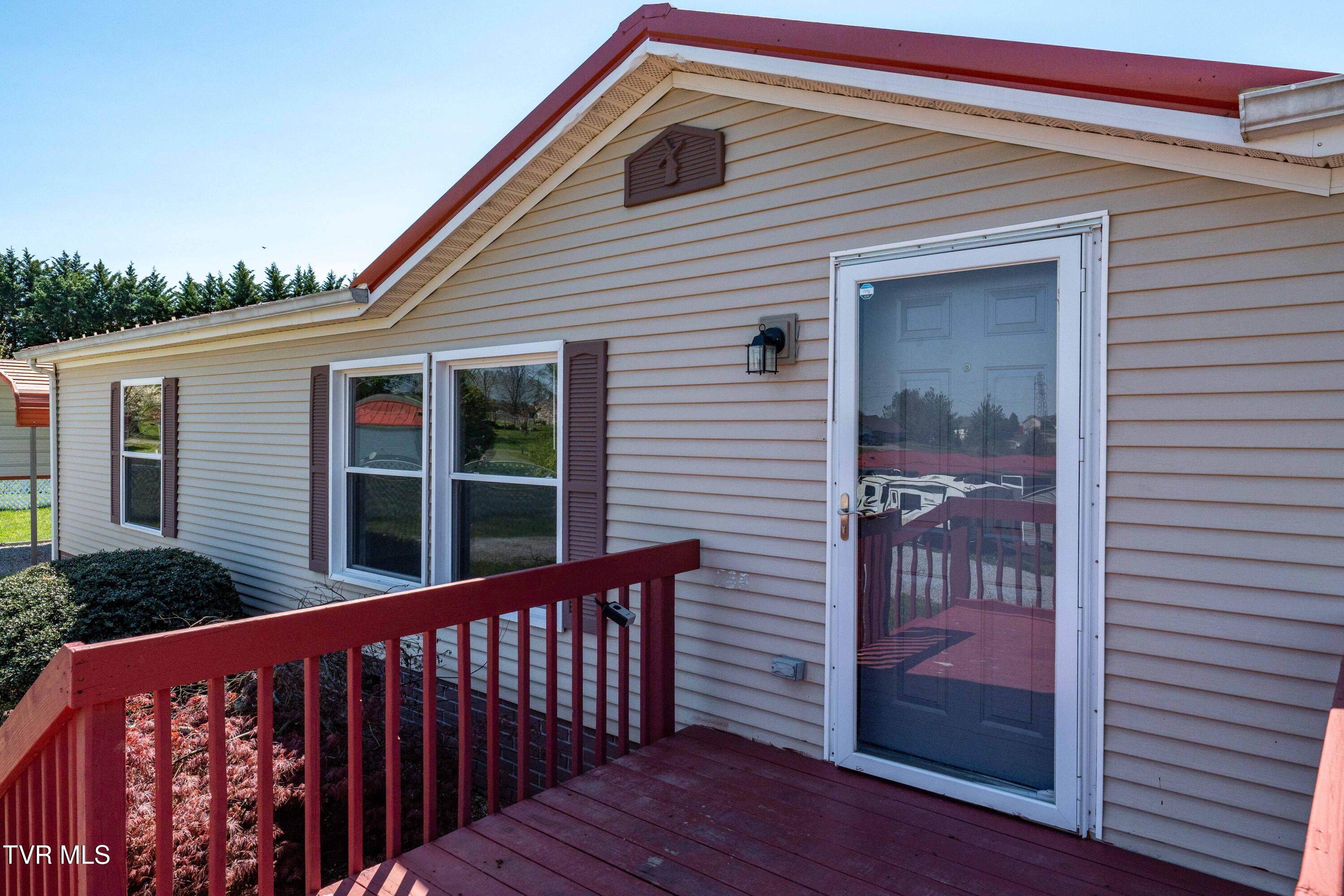 250 Douglas Chapel Road Jonesborough, TN 37659 - Photo 7 of 49 250 Douglas Chapel Rd (6 of 49)