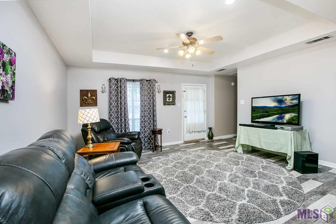 15093 Ridgewood Avenue Prairieville, LA 70769 - Photo 3 of 24 Gallery Image 3