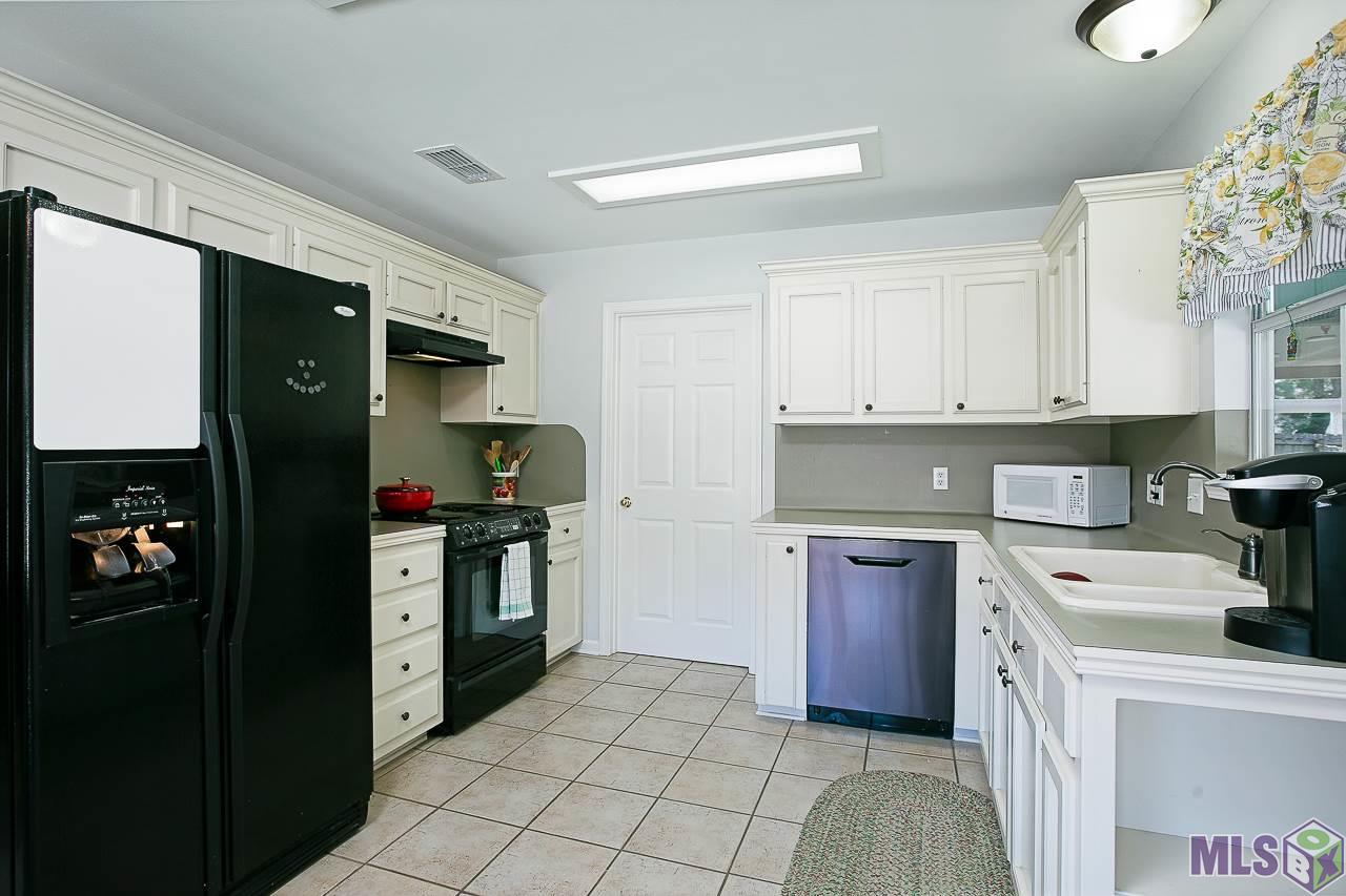 15093 Ridgewood Avenue Prairieville, LA 70769 - Photo 7 of 24 Gallery Image 7