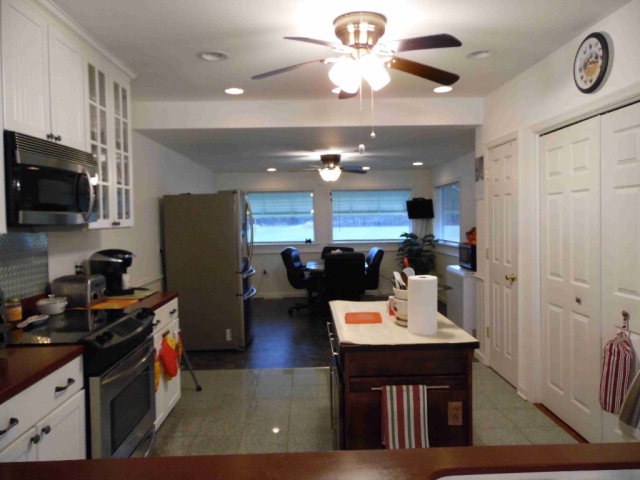 17059 Big Road Parksley, VA 23421 - Photo 9 of 32
