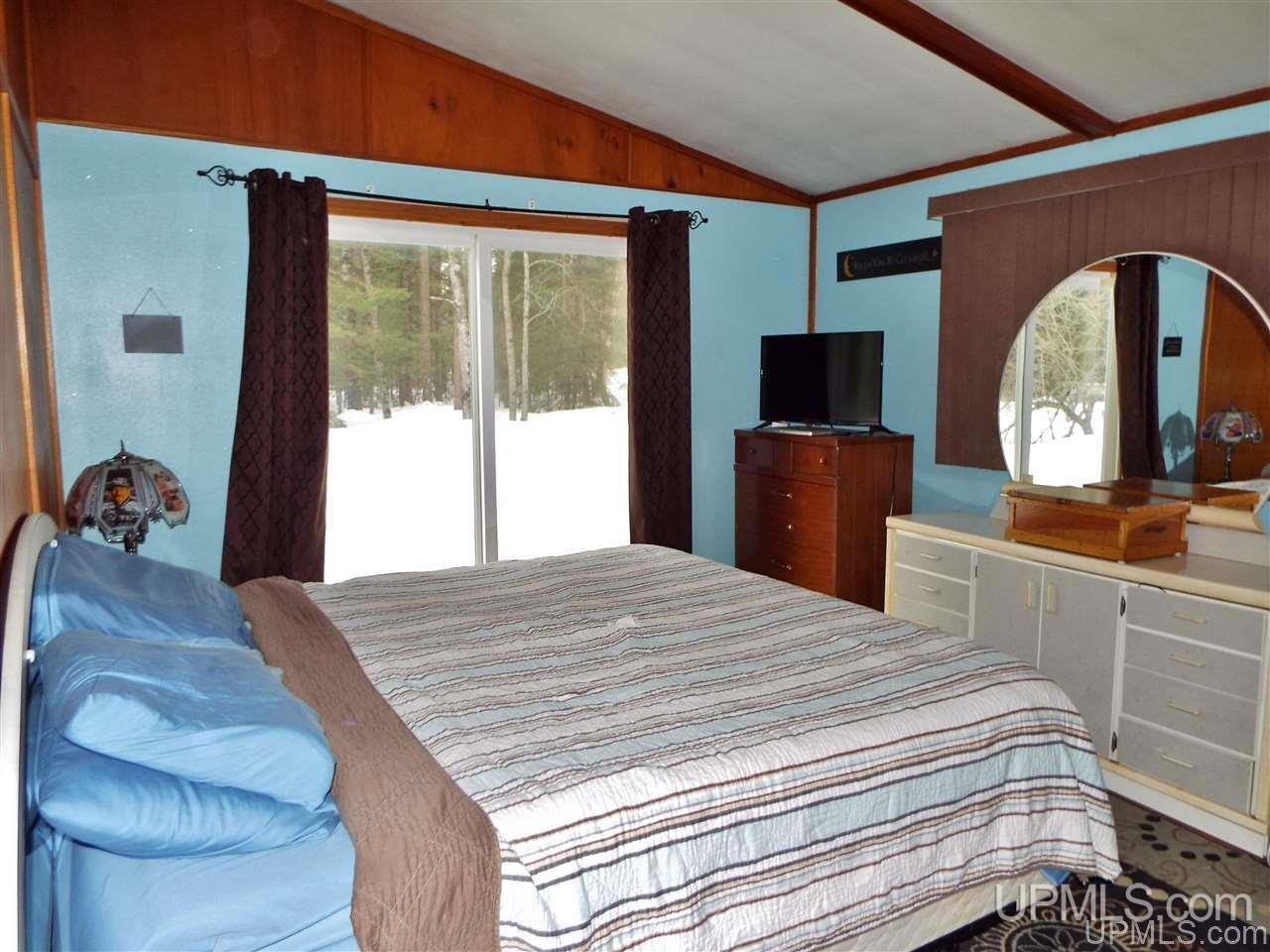 11333 West Co Road Manistique, MI 49854 - Photo 13 of 38