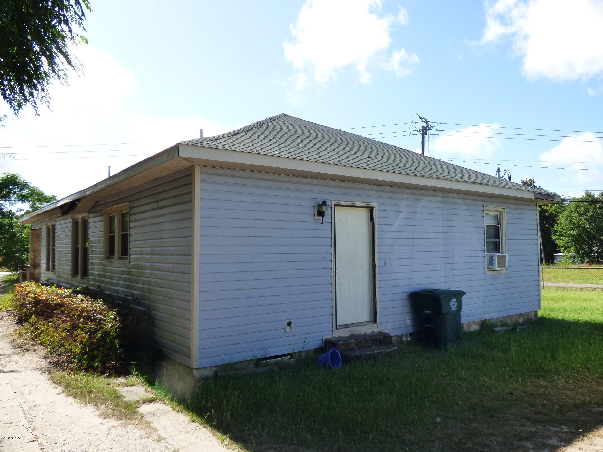 4761 Bloomfield Road Macon, GA 31206 - Photo 7 of 15 P1100258