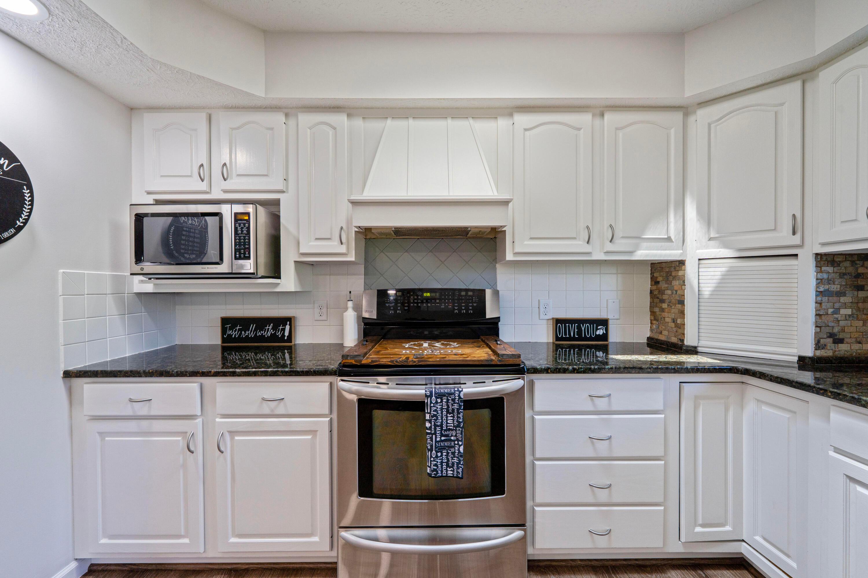 7684 Stout Road Circleville, OH 43113 - Photo 17 of 49 Kitchen3