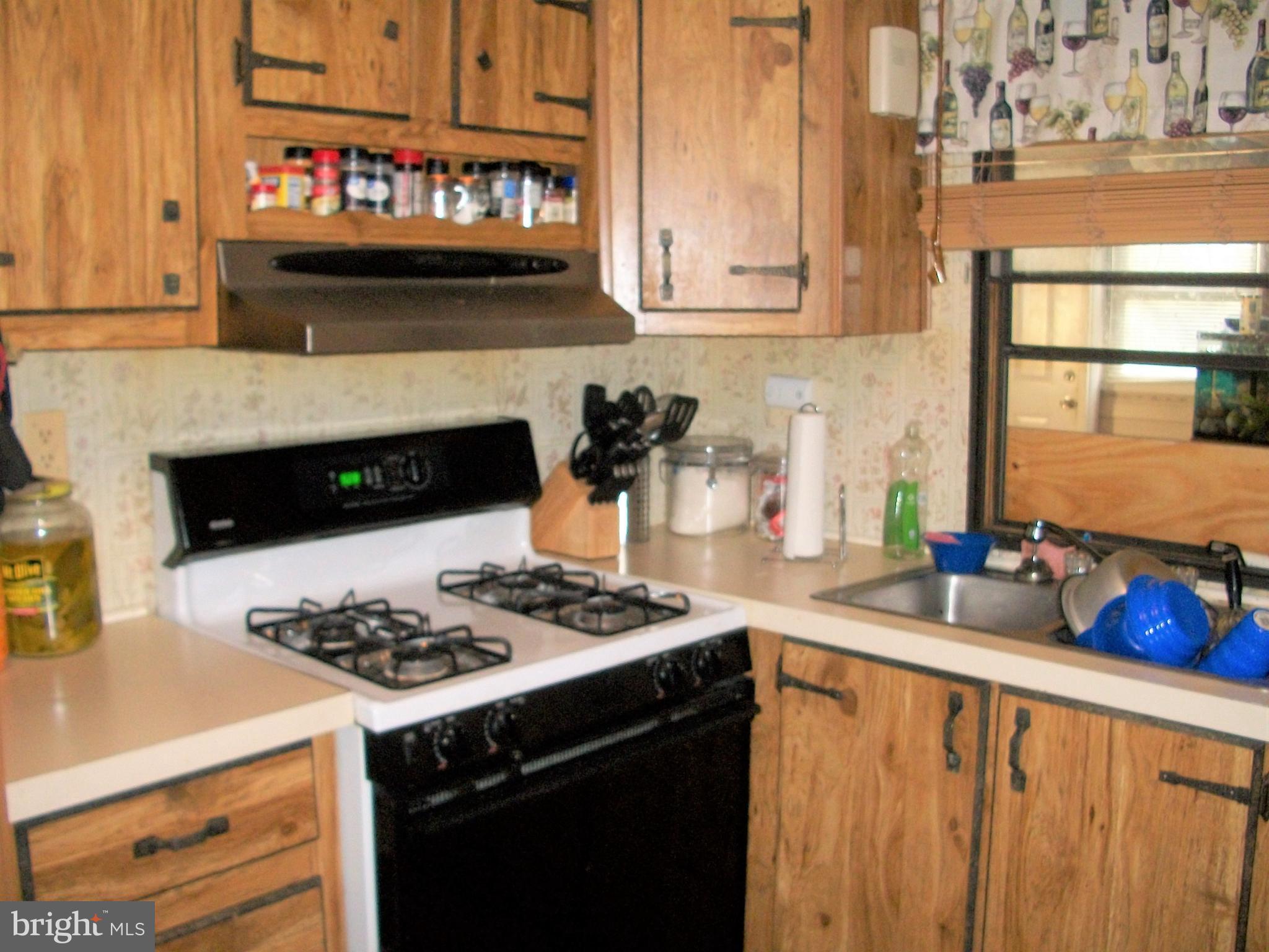 1047 Old Philadelphia Road Aberdeen, MD 21001 - Photo 8 of 19 Kitchen