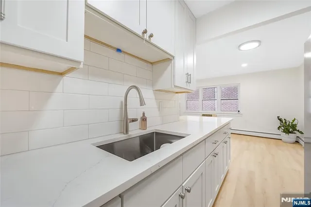 a close view of sink and tap