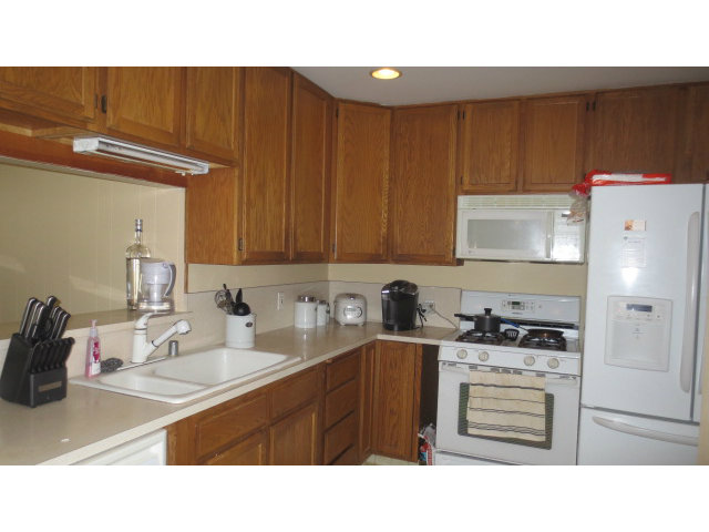 1084 Rosita Road Del Rey Oaks, CA 93940 - Photo 4 of 8 Gallery Image 4