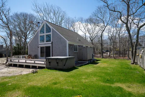 $1,100,000 | 4 5th Street North, Edgartown, MA 02539
