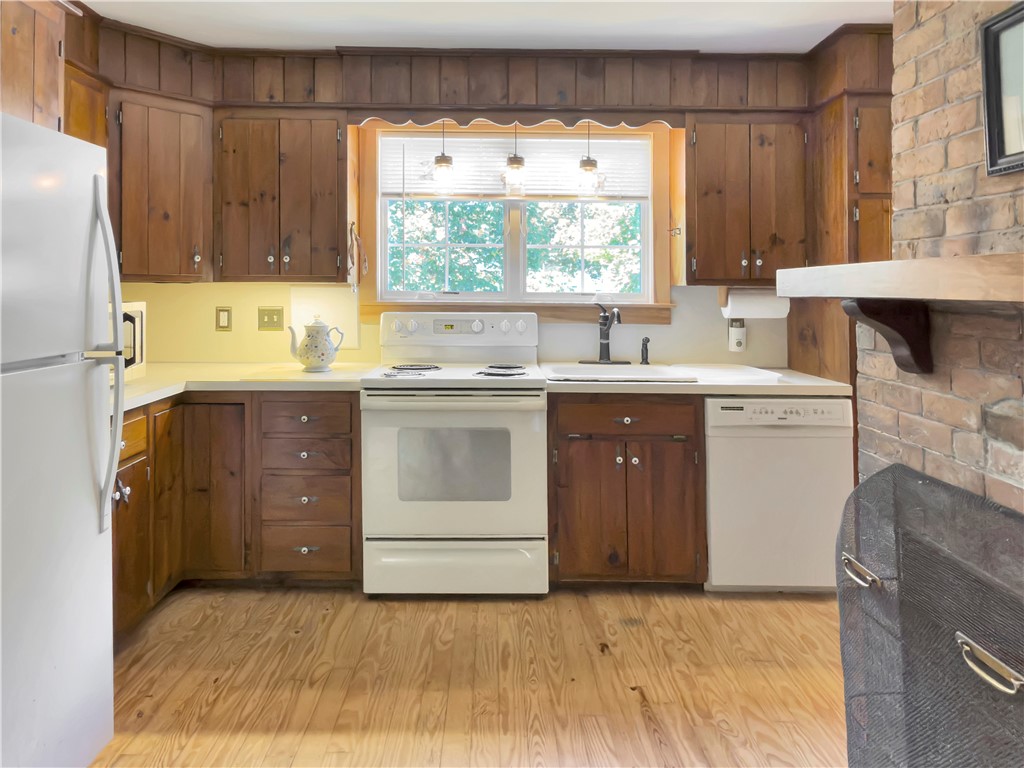 33 Indian Pond Road Kingston, MA 02364 - Photo 16 of 44
