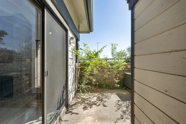 a view of a pathway of a house