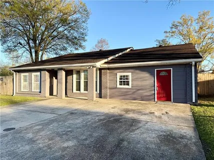 $235,000 | 3701 Dulaney Drive, Harvey, LA 70058