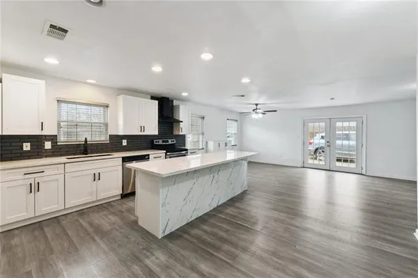 $235,000 | 3701 Dulaney Drive, Harvey, LA 70058