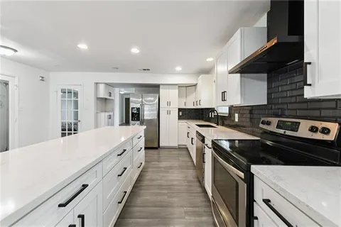 $225,000 | 3701 Dulaney Drive, Harvey, LA 70058