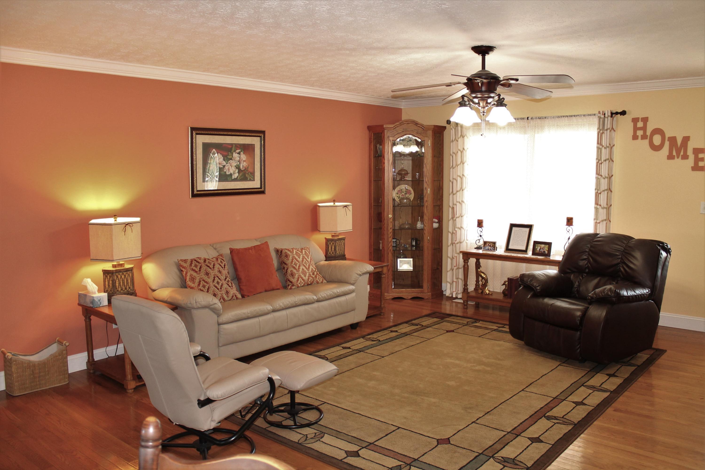 320 Pecan Circle Corryton, TN 37721 - Photo 2 of 8 Living Room