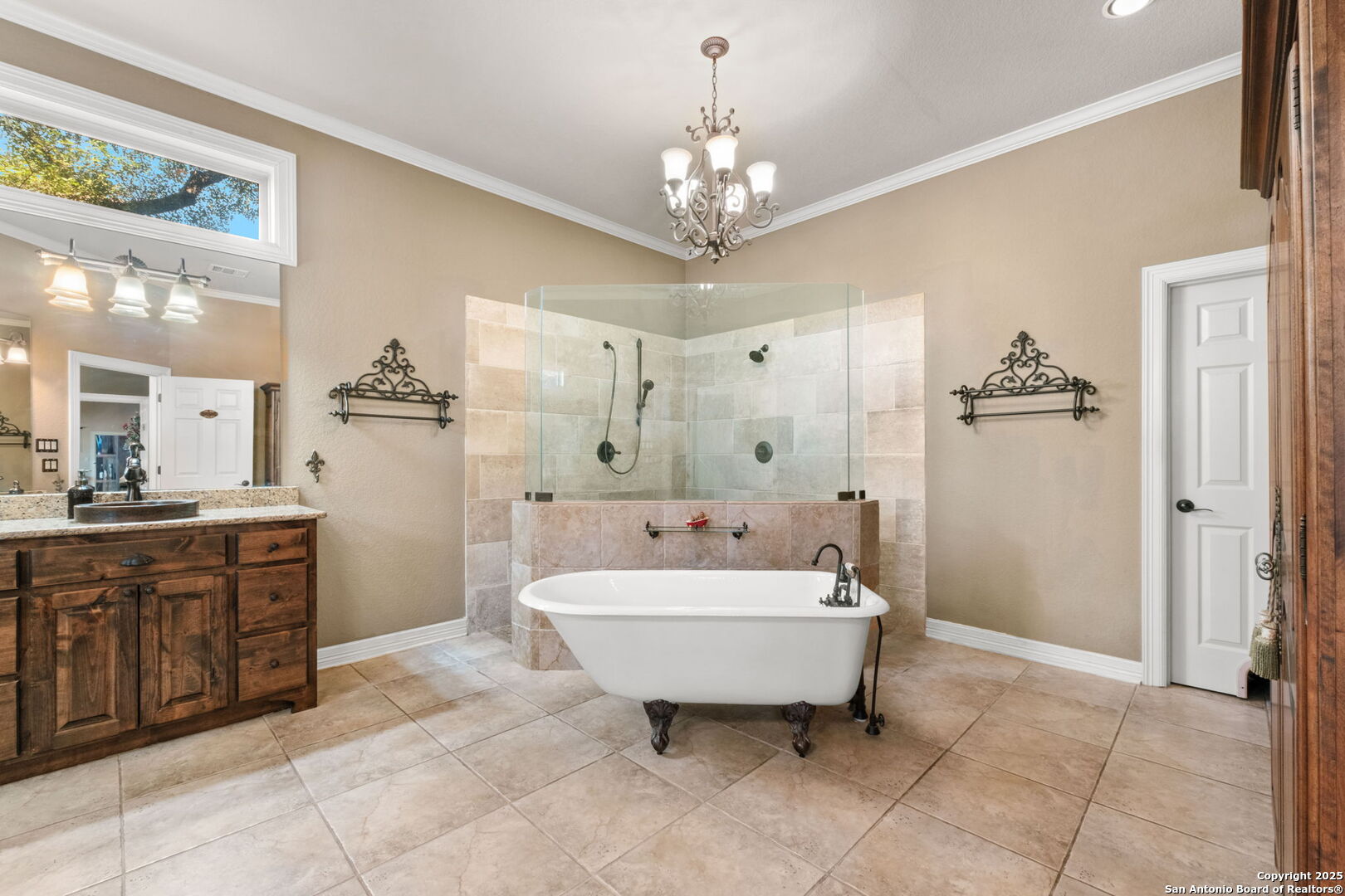 325 Whitestone Drive Spring Branch, TX 78070 - Photo 13 of 50 a spacious bathroom with a sink mirror and a bathtub