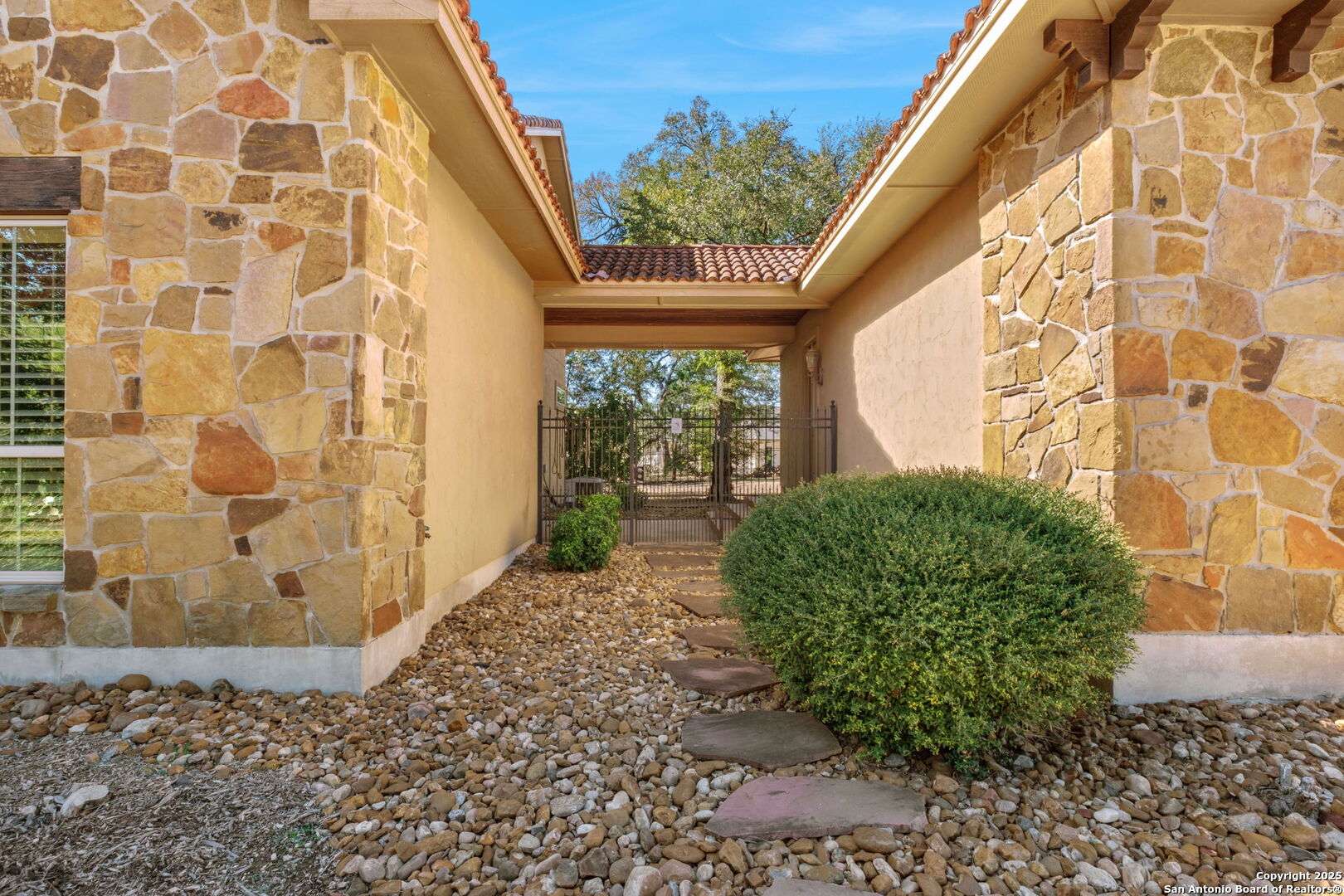 325 Whitestone Drive Spring Branch, TX 78070 - Photo 38 of 50 a view of a garden