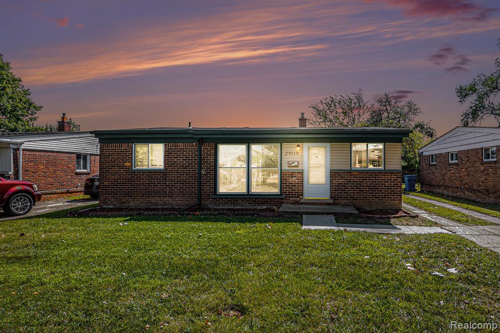 29119 York Street Inkster, MI 48141 - Photo 2 of 18