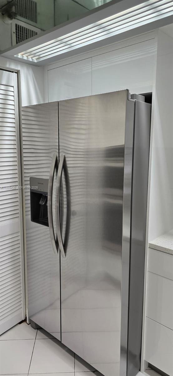 2843 South Bayshore Drive, Unit 3A Miami, FL 33133 - Photo 12 of 43 a close view of a shower in kitchen