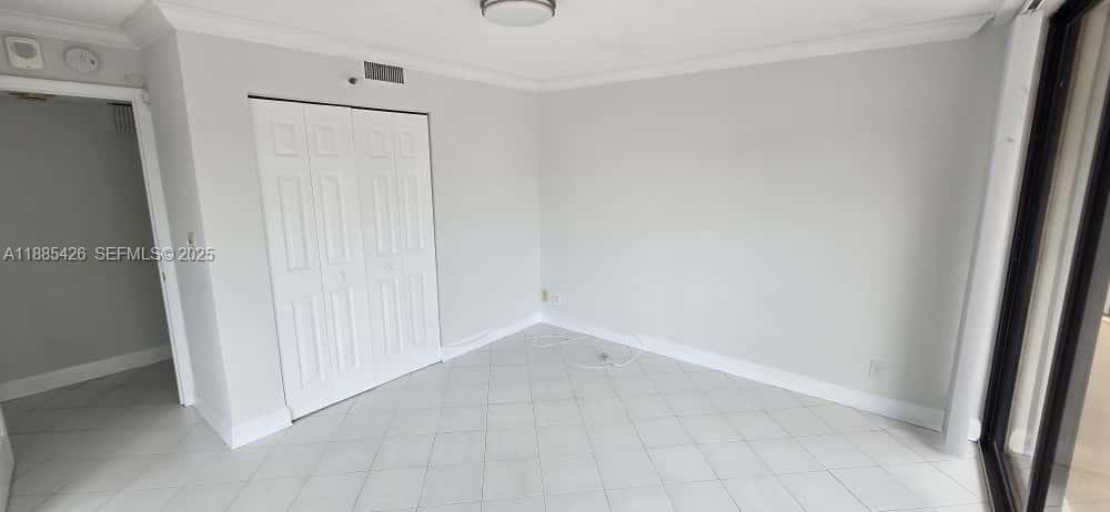 2843 South Bayshore Drive, Unit 3A Miami, FL 33133 - Photo 20 of 43 a view of an empty room