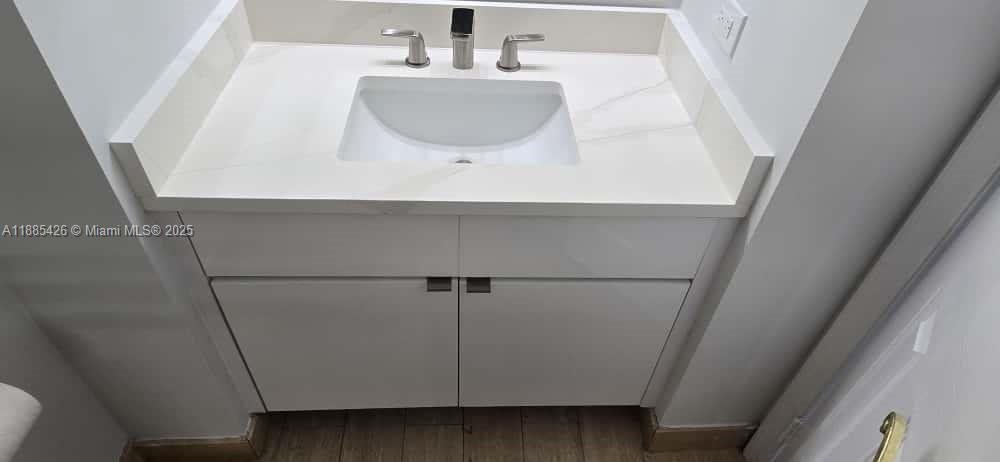 2843 South Bayshore Drive, Unit 3A Miami, FL 33133 - Photo 25 of 43