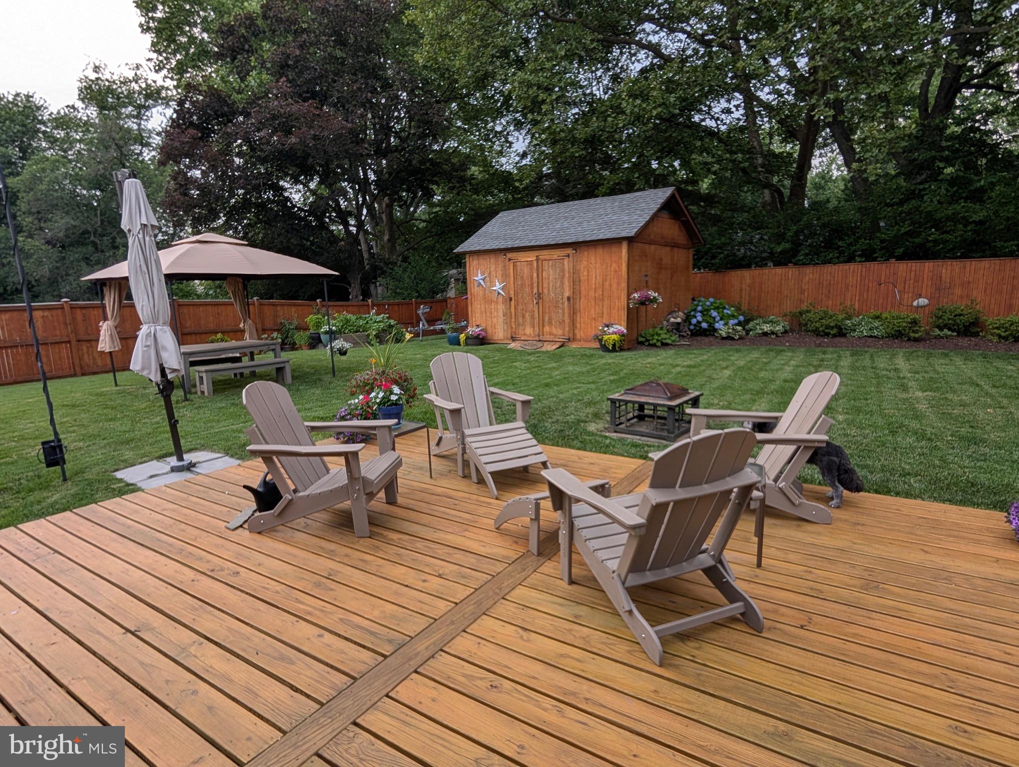 19 Williams Drive Annapolis, MD 21401 - Photo 34 of 45 a view of a outdoor sitting area with furniture
