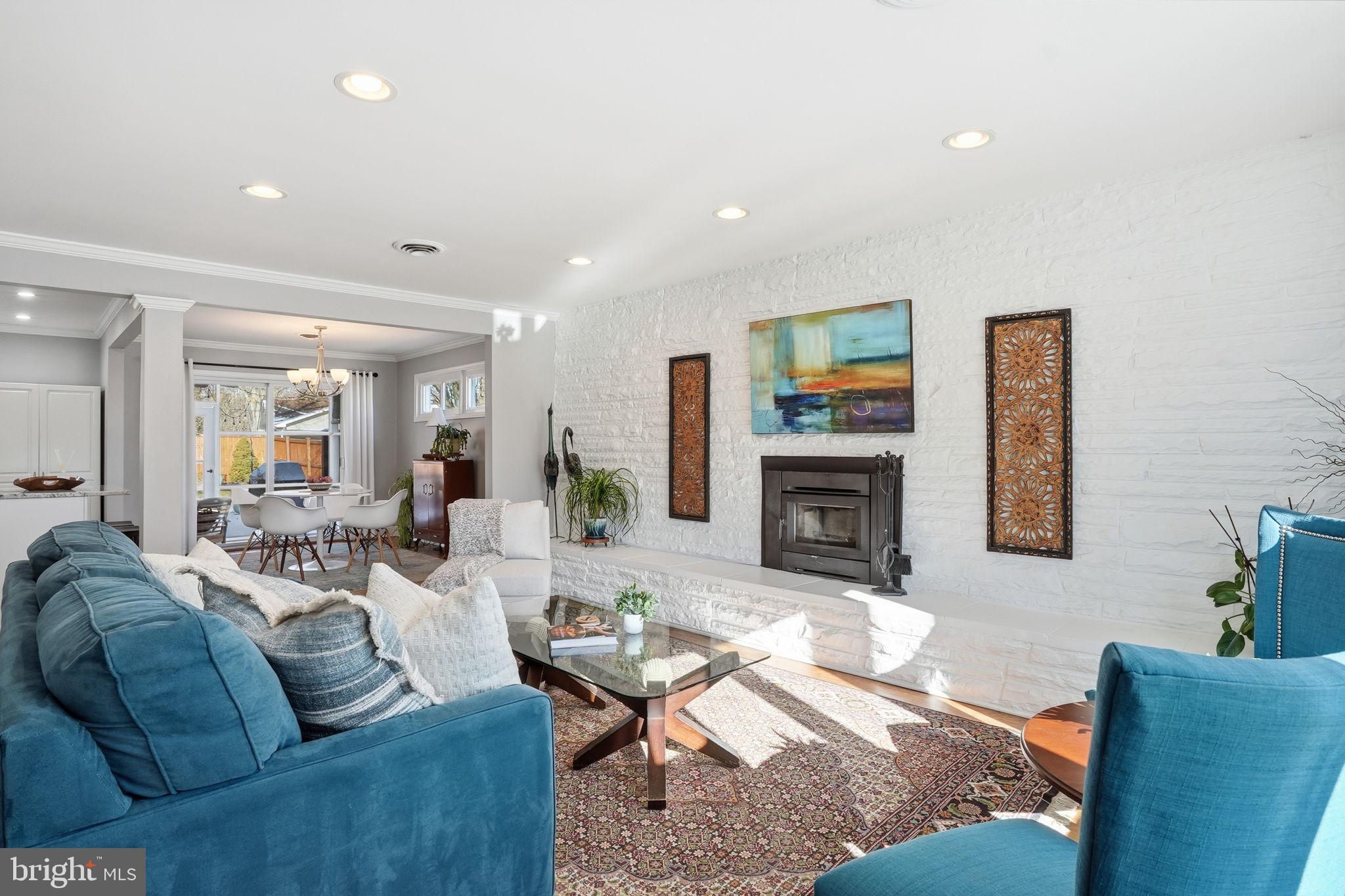 19 Williams Drive Annapolis, MD 21401 - Photo 7 of 45 a living room with furniture and a fireplace