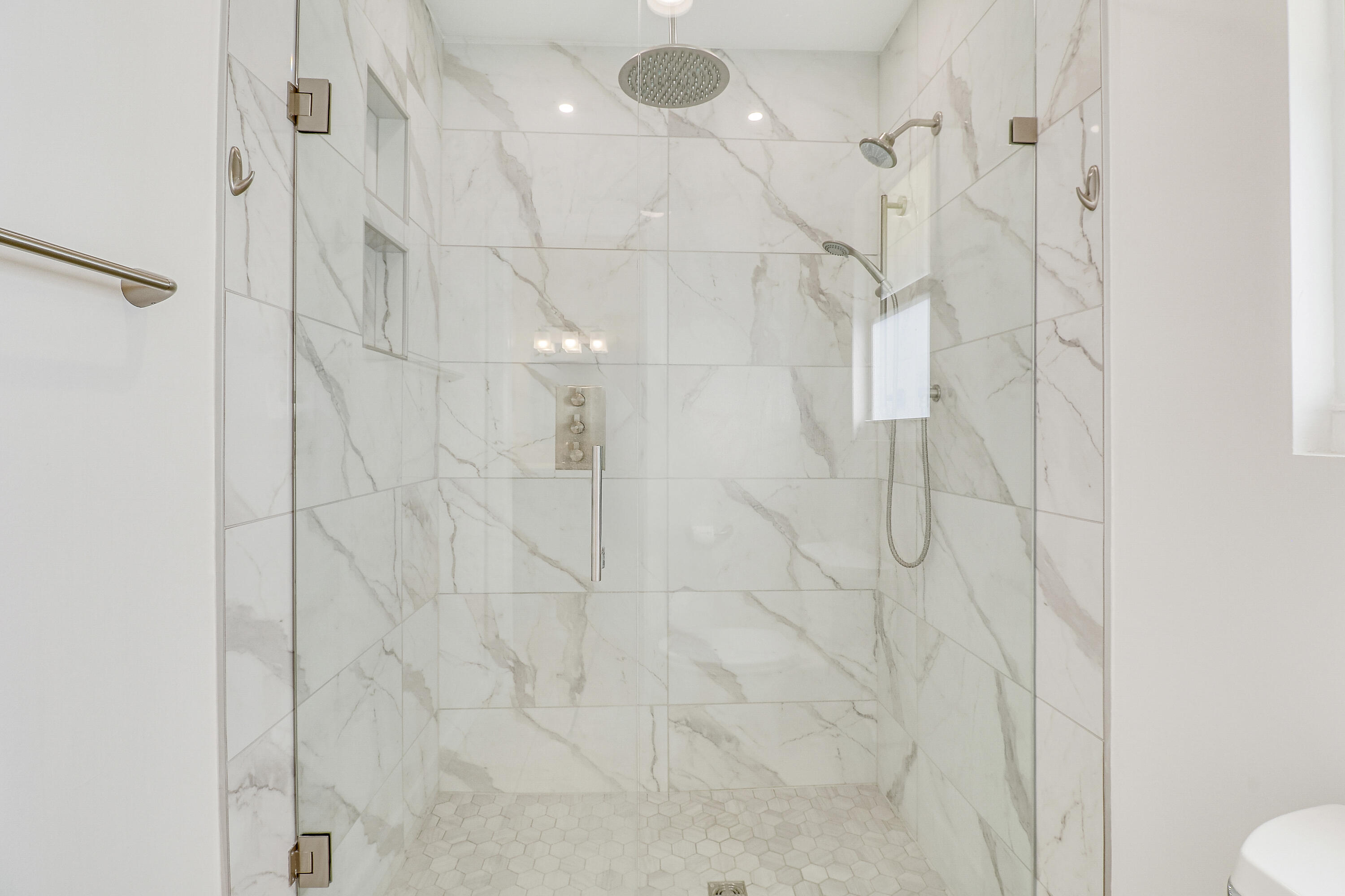 5775 Set-N-Sun Place Jupiter, FL 33458 - Photo 31 of 54 a bathroom with a shower