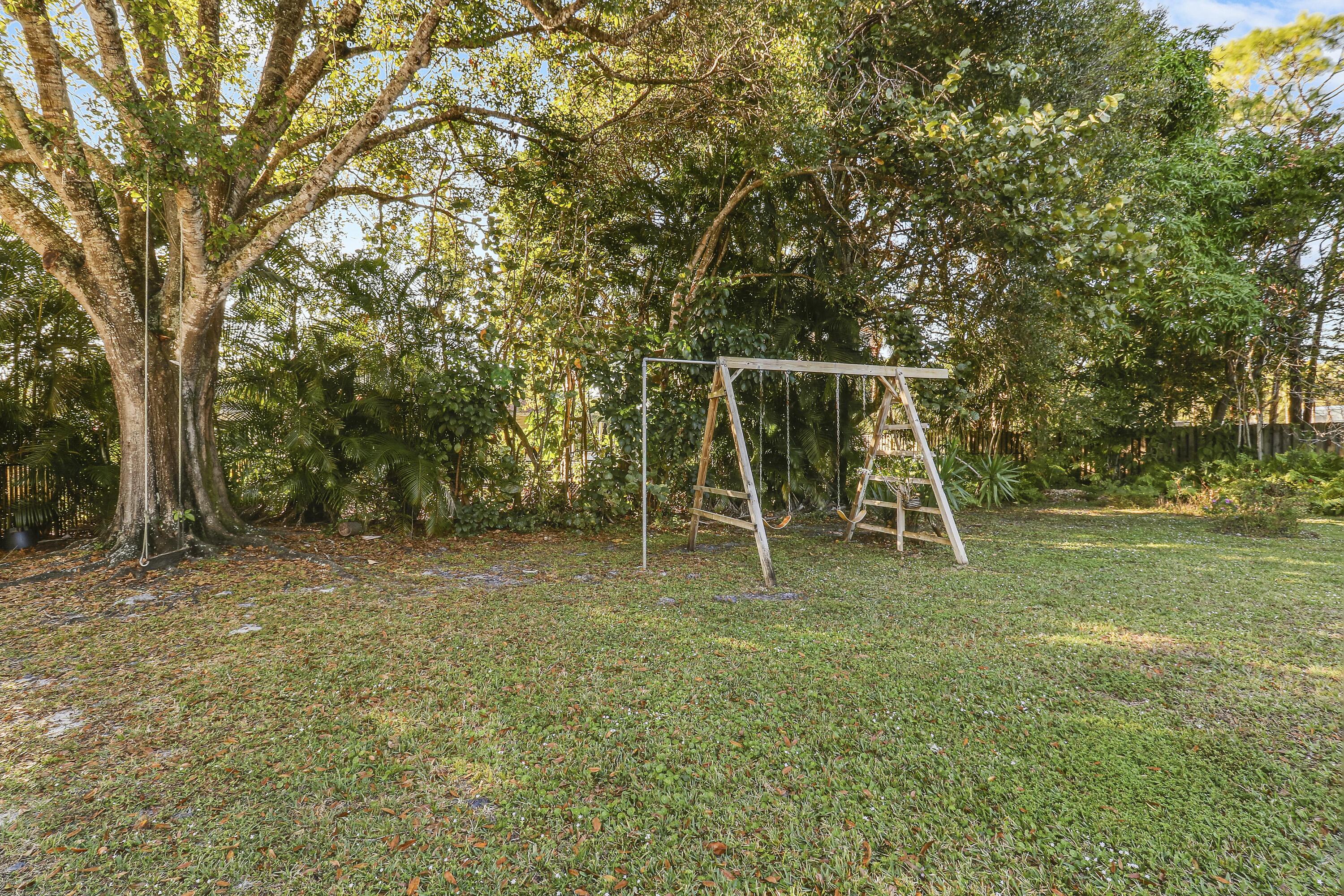 5775 Set-N-Sun Place Jupiter, FL 33458 - Photo 49 of 54 a view of a park