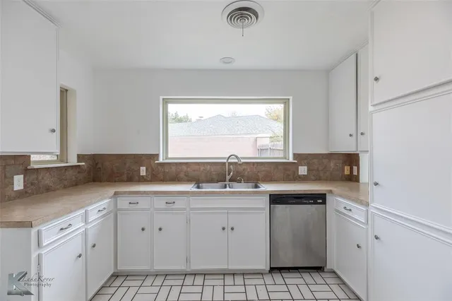 $395,000 | 2138 Brookhollow Drive, Abilene, TX 79605