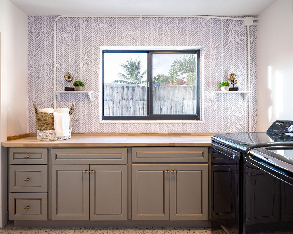 517 Rye Lane Delray Beach, FL 33444 - Photo 27 of 36 Inside Laundry