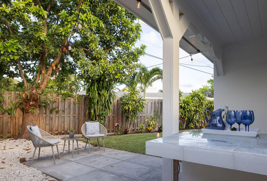 517 Rye Lane Delray Beach, FL 33444 - Photo 31 of 36 Outdoor Kitchen