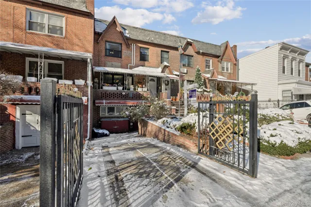 $1,198,000 | 30-18 Hobart Street | Woodside