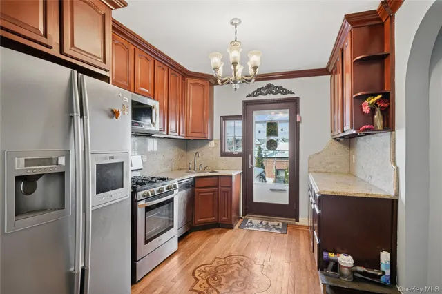 $1,198,000 | 30-18 Hobart Street | Woodside