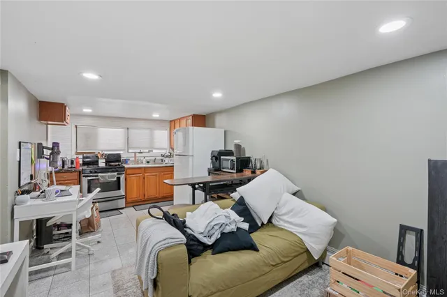 $1,198,000 | 30-18 Hobart Street | Woodside